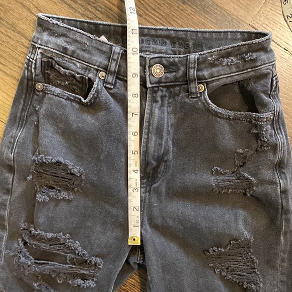 American Eagle Black Distressed Mom Jeans 00 EUC - Picture 5 of 12